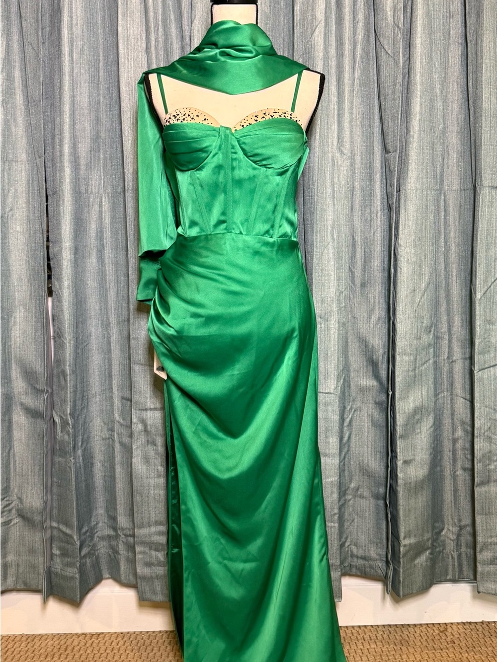 MISS CIRCLE Emerald Satin Evening Dress with Draped Scarf